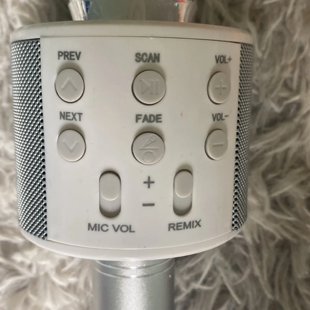 Wireless Silver Microphone with Speaker